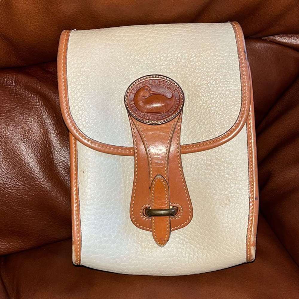 EUC Dooney & Bourke crossbody handbag small trendy